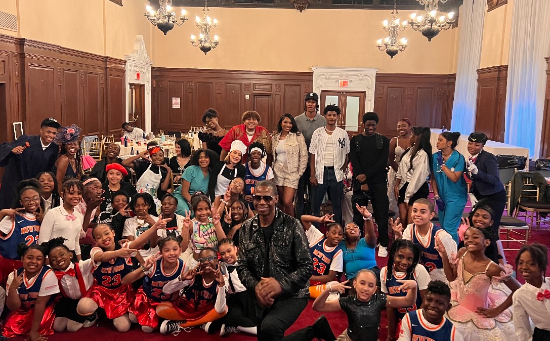 Doug E. Fresh takes picture with SCAN-Harbor Performing Arts Academy Students and alumni before the Better Together Gala on May 22nd, 2024.